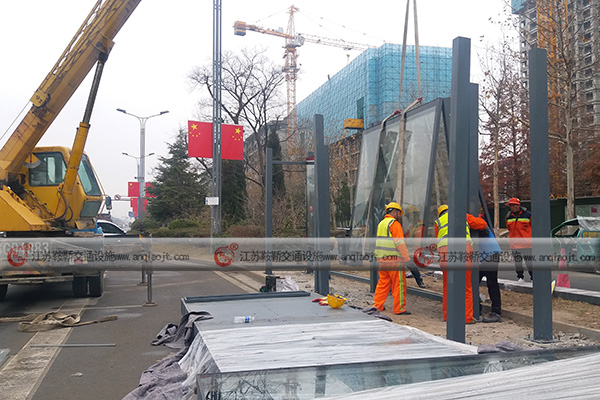 公交候車(chē)廳站臺(tái)