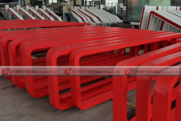 <strong>候車亭圖片哪里尋找？尋求性價比更高的廠家</strong>