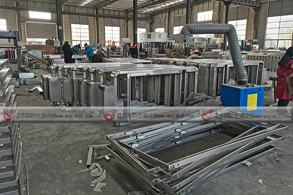 <strong>候車亭價格波動的主要影響因素有哪些？</strong>