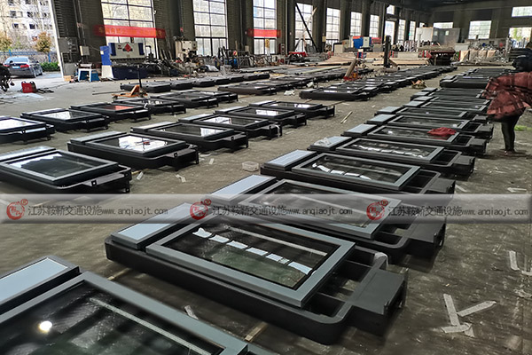 <strong>公交候車亭廣告顯著優(yōu)勢,企業(yè)必備廣告之地</strong>