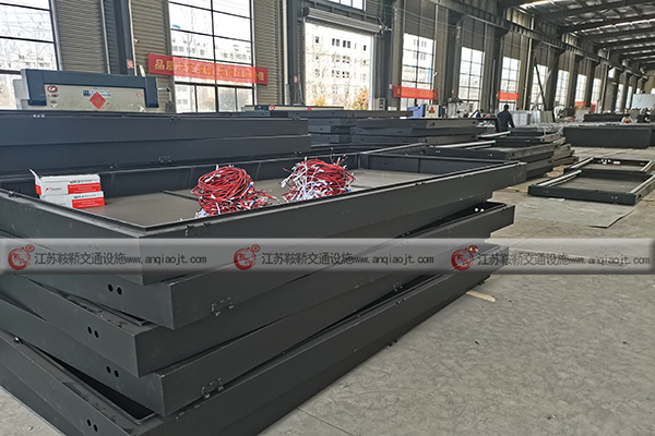 <strong>什么樣的公交車候車亭制作廠家才是靠譜的呢？</strong>