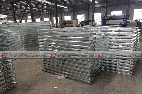 候車亭燈箱生產(chǎn)廠家價(jià)格