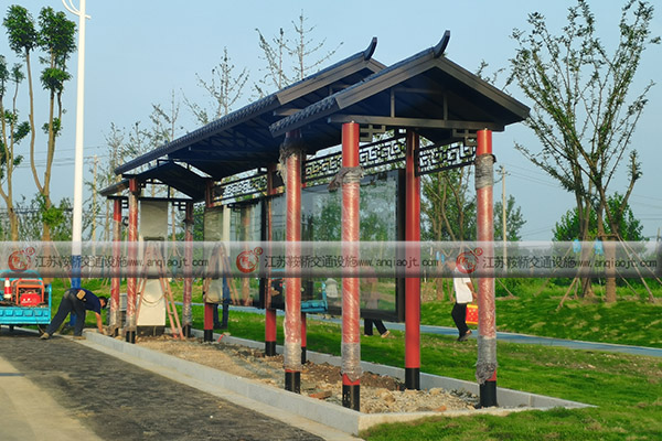 <strong>候車亭廣告哪家比較好？候車亭廣告的價格一般是多少？</strong>