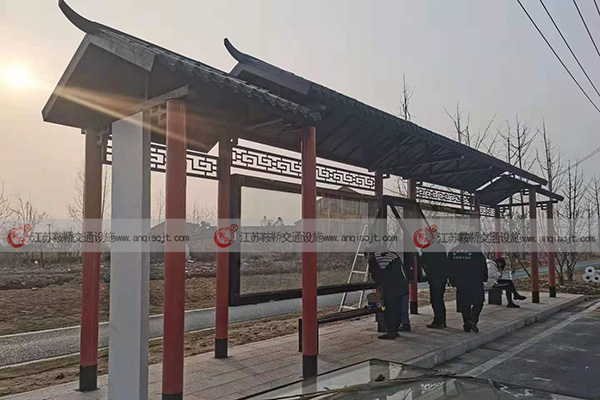 <strong>仿古候車亭點綴了城市弘揚了文化！</strong>