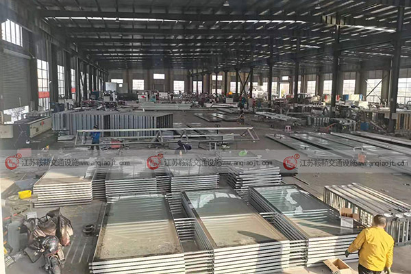 為何候車亭廣告燈箱報價不同