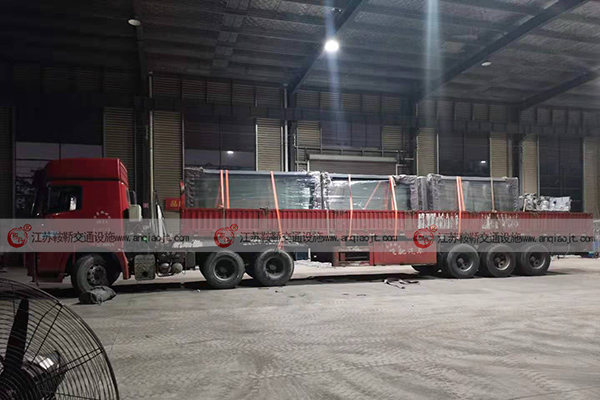 <strong>盤(pán)點(diǎn)公交候車(chē)亭制造要點(diǎn)有哪些？</strong>