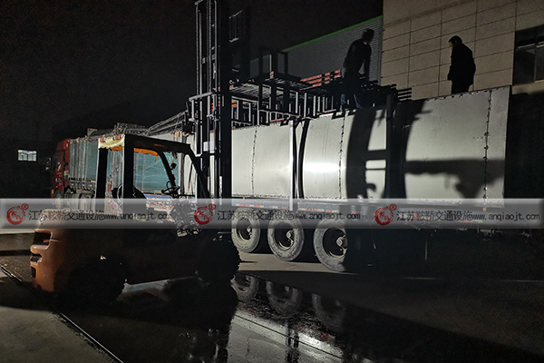 <strong>定制候車亭有哪些好處？候車亭定制需要注意什么？</strong>