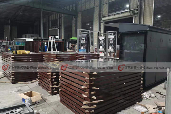 <strong>公交候車亭價(jià)格高嗎？主要包含哪些價(jià)格因素？</strong>