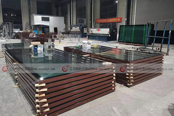 <strong>現(xiàn)代候車亭可以加入哪些現(xiàn)代元素和智能功能？</strong>