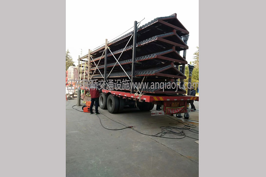 江西景德鎮(zhèn)仿古公交候車亭順利運抵